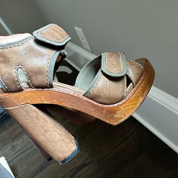 Chloe Taupe Leather Wood Heel Sandal 7 - Picture 6 of 8